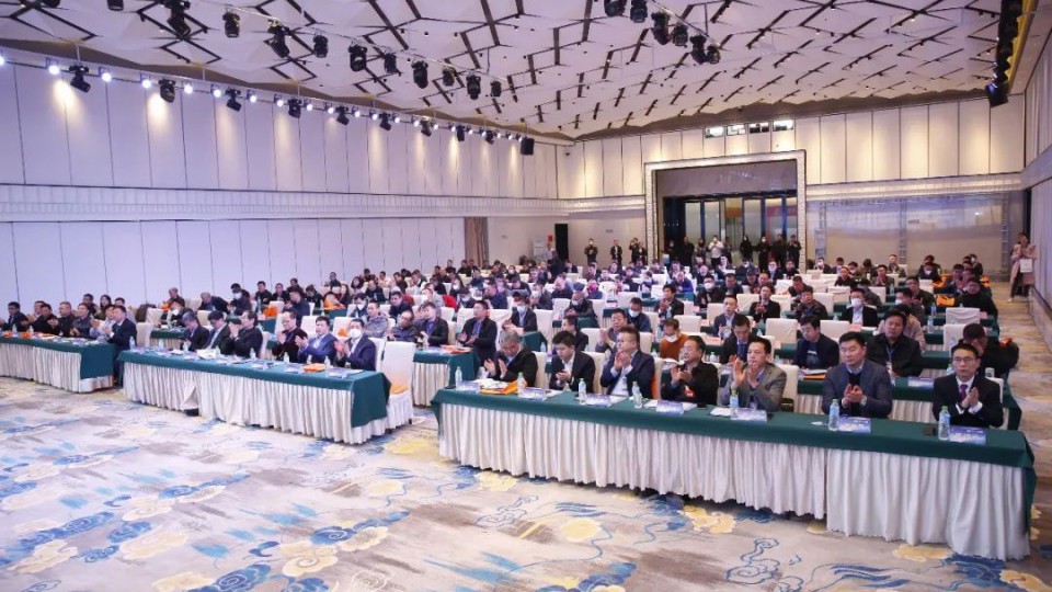 太陽雨集團榮獲推動空氣能供熱行業發展品牌雙項榮譽